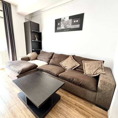Alquiler de un acogedor apartamento de 2 habitaciones con balcón, Sector 6, Bucarest, Rumanía